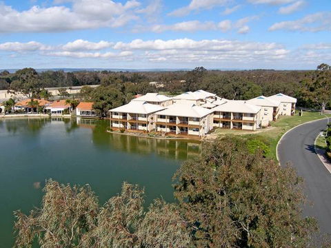 Lakeside Holiday Apartments - Australia Accommodation 1