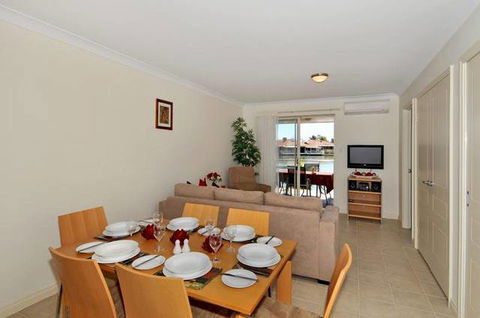 Lakeside Holiday Apartments - Australia Accommodation 2