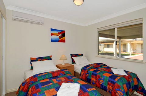 Lakeside Holiday Apartments - Australia Accommodation 3