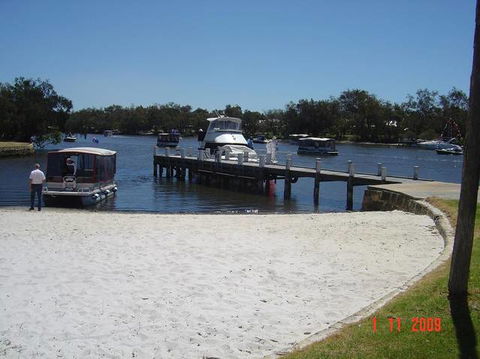 Lakeside Holiday Apartments - Australia Accommodation 4