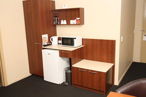 Rocky Resort Motor Inn - Australia Accommodation 0