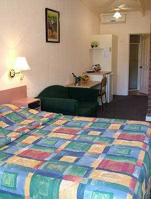 Mid City Motel - Australia Accommodation 1