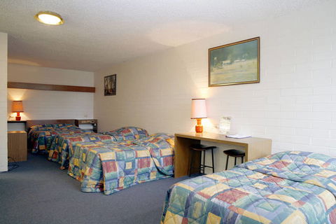 Midtown Motor Inn - Australia Accommodation 3