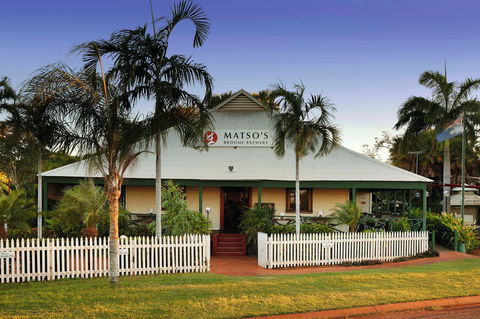 Moonlight Bay Suites - Australia Accommodation 1