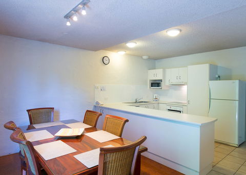 Palm Court Noosa - Australia Accommodation 4