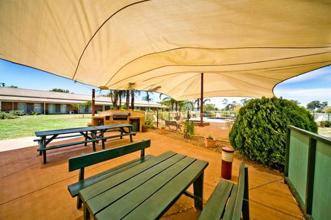 Paradise Lakes Motel - Australia Accommodation 2