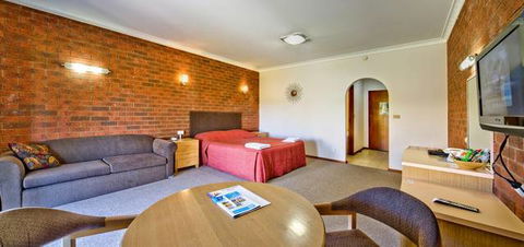 Paradise Lakes Motel - Australia Accommodation 3