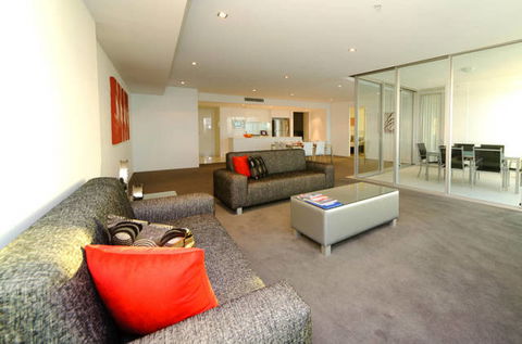 Q1 Resort & Spa - Australia Accommodation 7