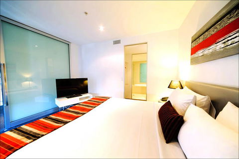 Q1 Resort & Spa - Australia Accommodation 8