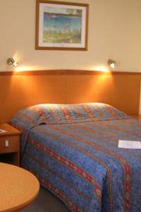 Reef Motor Inn - Australia Accommodation 0