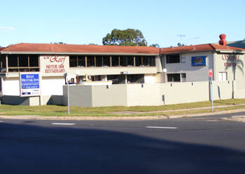 Reef Motor Inn - Australia Accommodation 2