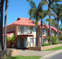Sapphire Court Holiday Units - Australia Accommodation