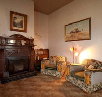 Sarah Jane Cottage - Australia Accommodation