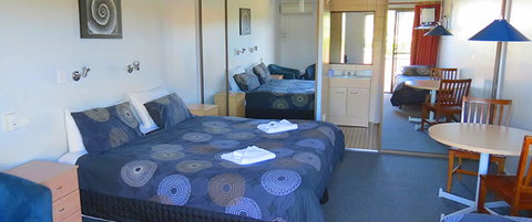 Sisleys Motel - Australia Accommodation 1