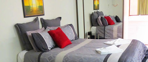 Sisleys Motel - Australia Accommodation 4