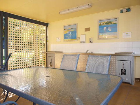 South Pacific Apartments - Australia Accommodation 3
