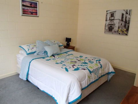 Silver Hill Townhouse - Australia Accommodation 26