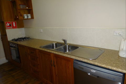 Silver Hill Townhouse - Australia Accommodation 5