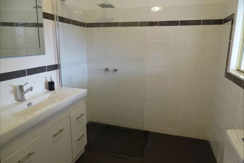 Silver Hill Townhouse - Australia Accommodation 16