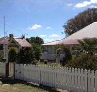 Tenterfield Luxury Historic c1895 Cottage - Australia Accommodation