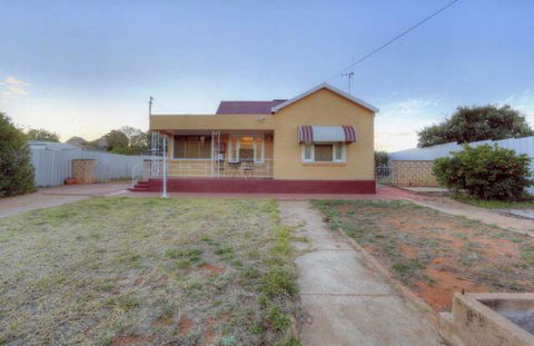 The Lodge Outback Motel - Australia Accommodation 6