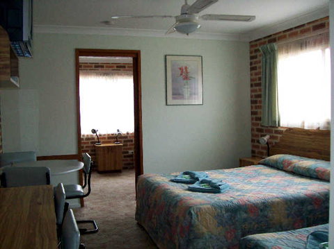 The Palms Motel - Australia Accommodation 2