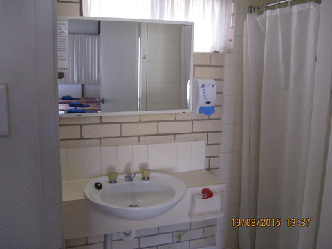 Tropical Gateway Motor Inn - Australia Accommodation 1
