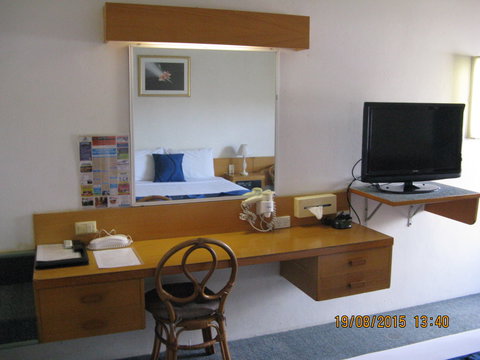 Tropical Gateway Motor Inn - Australia Accommodation 7