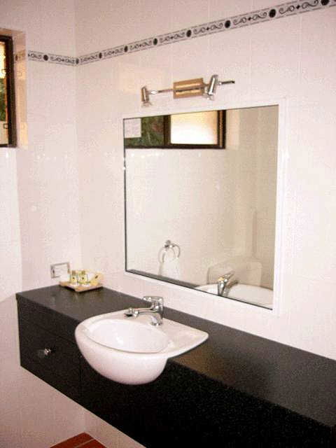 Victoria Lodge Motor Inn & Serviced Apartments - Australia Accommodation 4