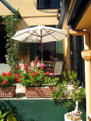Villa Della Rosa Bed And Breakfast - Australia Accommodation 3