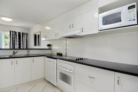 White Crest Luxury Apartments - Australia Accommodation 7