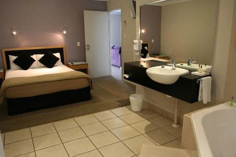 Windmill Motel And Reception Centre - Australia Accommodation 0