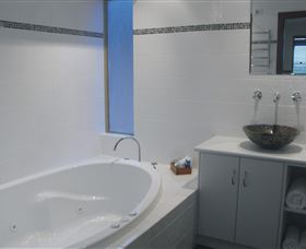 Karma Chalets And Karisma Spa - Australia Accommodation 2
