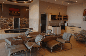 Breathtaker On High Spa Retreat - Australia Accommodation 1