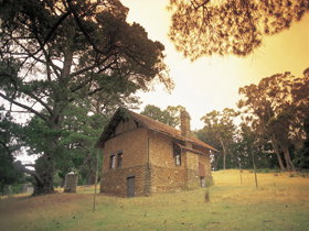 Heysen - The Cedars - Australia Accommodation 0