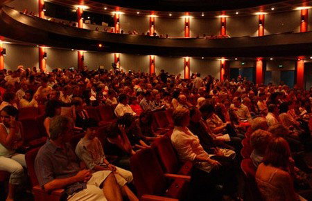 Riverside Theatre - Australia Accommodation 3