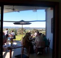 Tenafeate Creek Wines - Australia Accommodation