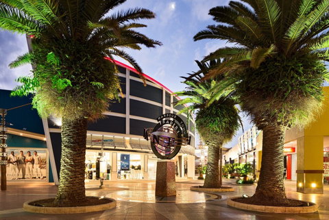 Harbour Town Outlet Shopping Centre - Australia Accommodation 0