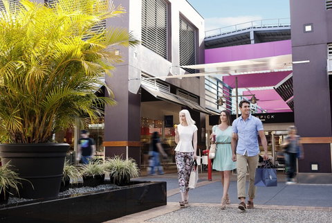 Harbour Town Outlet Shopping Centre - Australia Accommodation 3