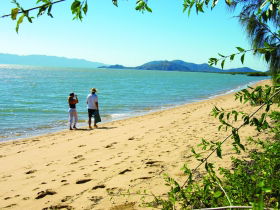 Bushland Beach QLD Australia Accommodation