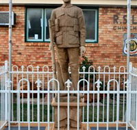 Soldier Statue Memorial Chinchilla - Australia Accommodation