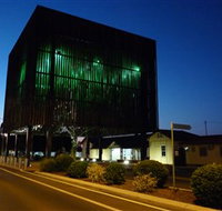 Tree Of Knowledge Memorial - Australia Accommodation