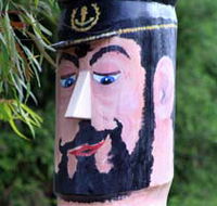 Maryboroughs Bollards - Australia Accommodation