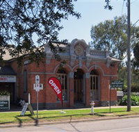 Old Post Office Seymour - Fine Art Gallery  Licensed Restaurant - Australia Accommodation