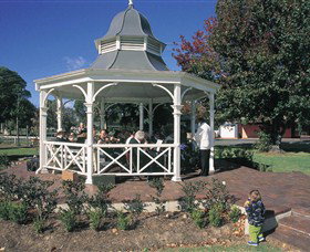 Muir House Art Gallery - Australia Accommodation 0