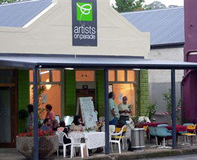 Artists On Parade Art Gallery - Australia Accommodation 1