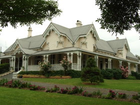 Harrow Gardens - Australia Accommodation 0