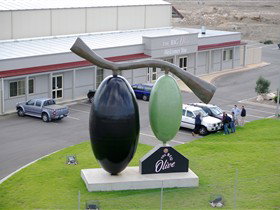 The Big Olive - Australia Accommodation 0