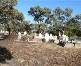 Wentworth Cemetery - Australia Accommodation 1
