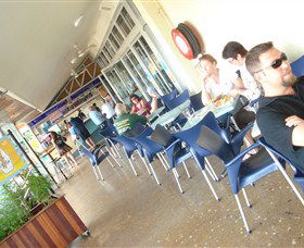 Beachfront Hotel - Australia Accommodation 3